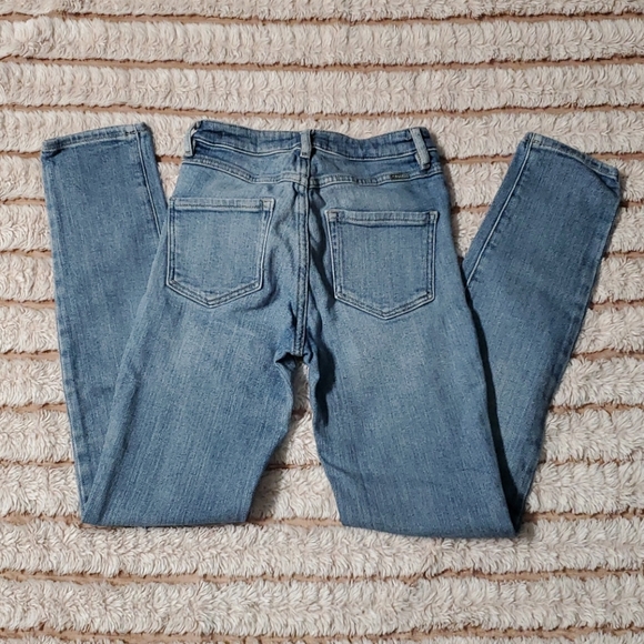 💙 Marciano Jeans 👖 - Picture 8 of 10